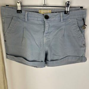 Kratke hlače BERSHKA / 36